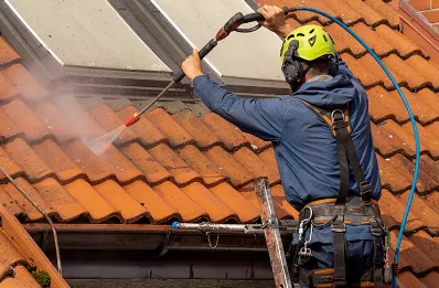 Démoussage et hydrofuge de toiture à Lège